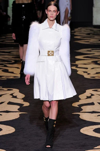 Look 37